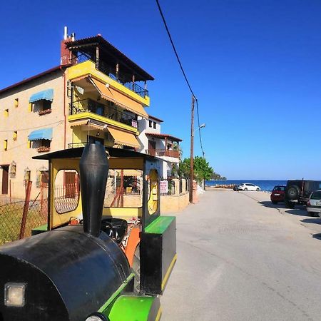 Comfortable Apartment Near The Central Beach Nea Skioni Exterior foto