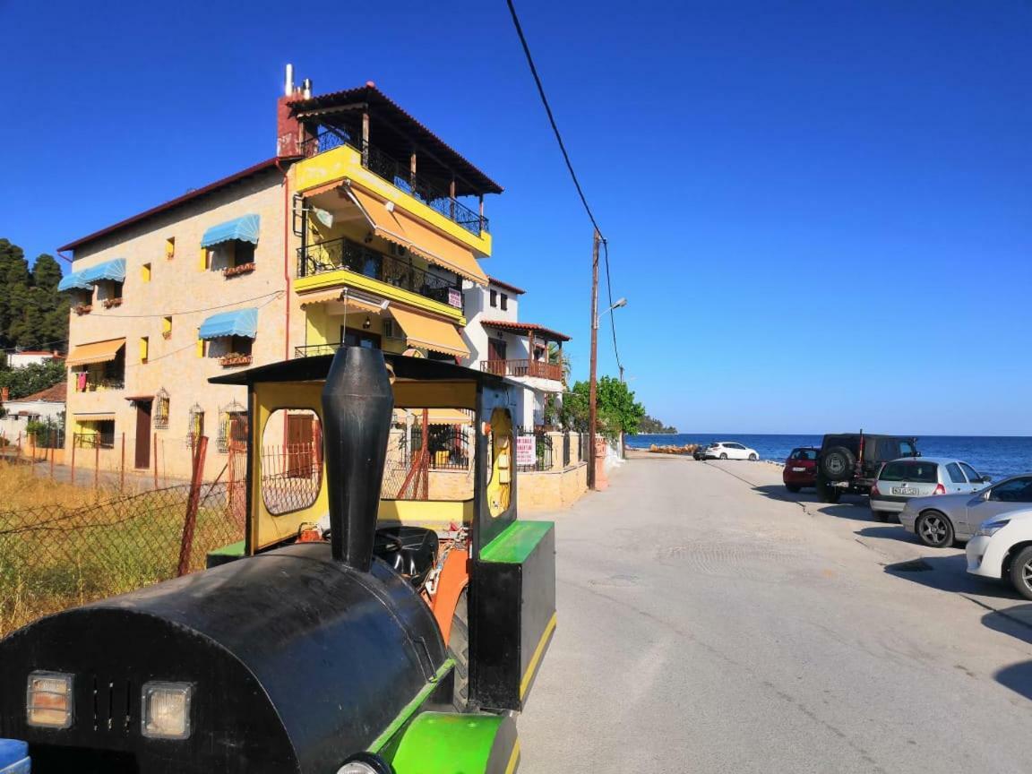 Comfortable Apartment Near The Central Beach Nea Skioni Exterior foto