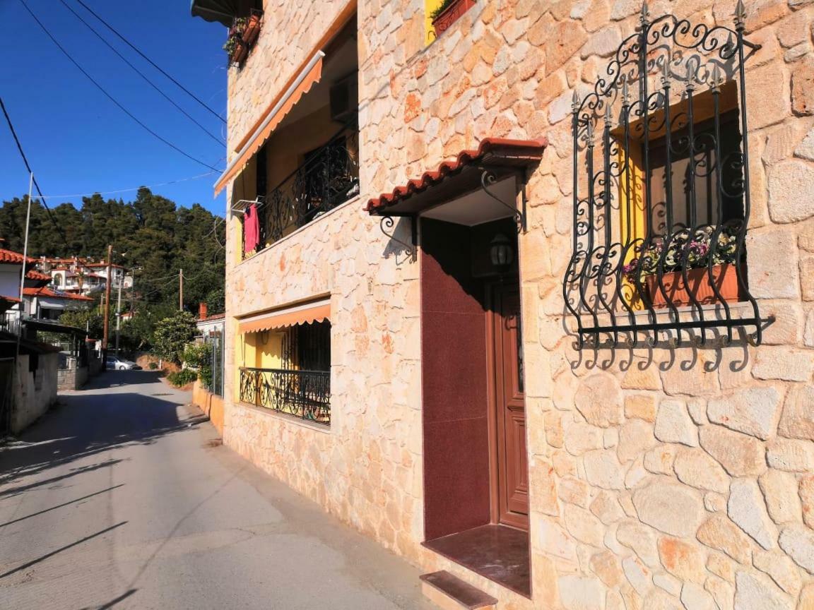 Comfortable Apartment Near The Central Beach Nea Skioni Exterior foto