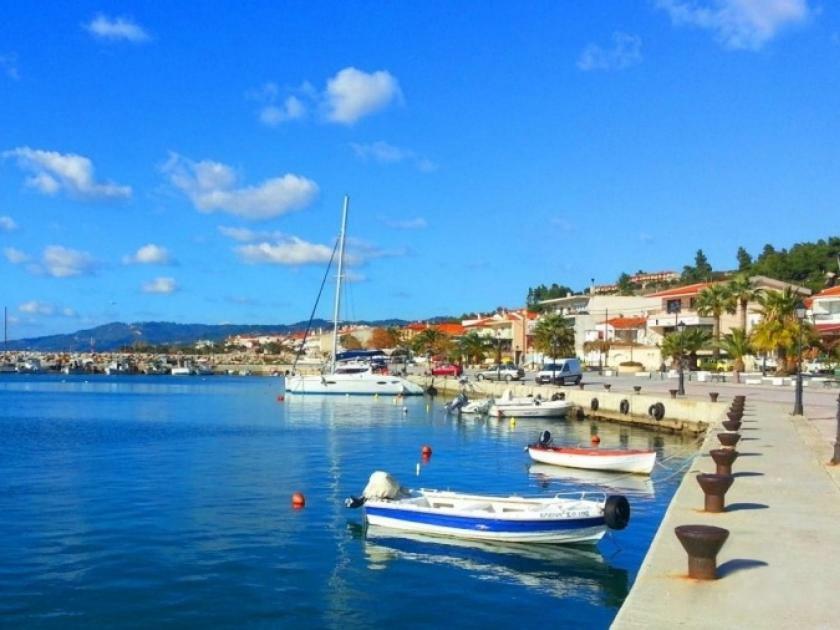 Comfortable Apartment Near The Central Beach Nea Skioni Exterior foto